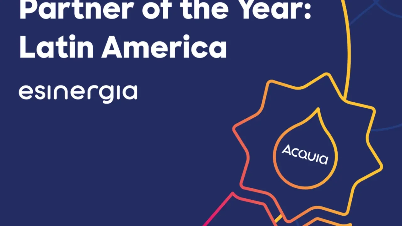 Premio socio del año en América Latina, fondo azul, logotipo esinergia.